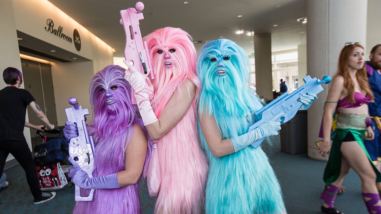 galleries/2015/07/11/the-feminine-side-of-comic-con-2015/150711-comic-con-ladies-tease_oohgxm