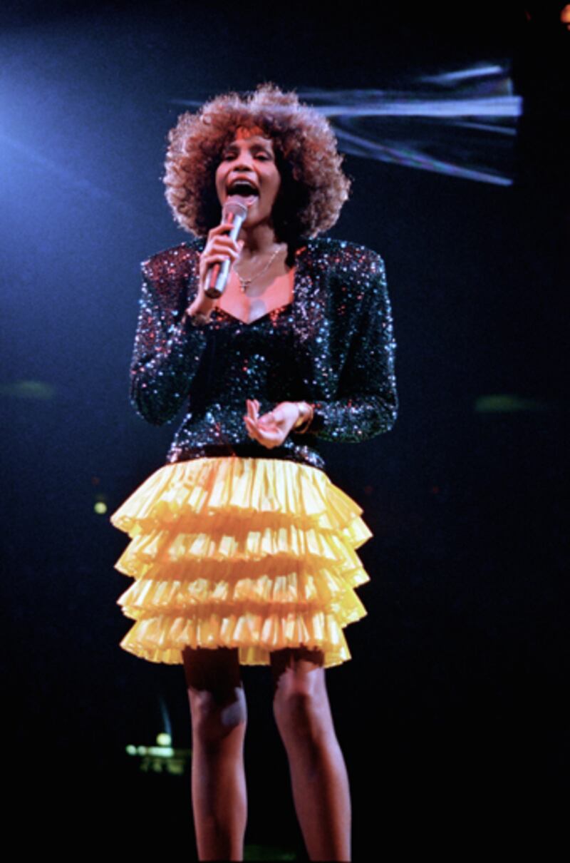 galleries/2012/02/11/whitney-houston-dies-at-48-photos/whitney-houston-madison-square-garden-1987_znugk0