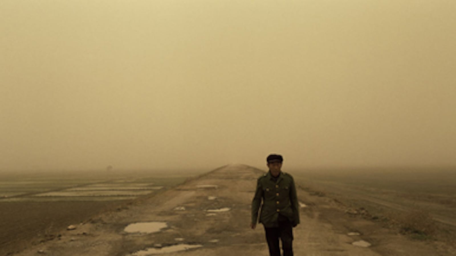 articles/2011/01/20/hai-bo-and-chinas-photography-boom/gefter-hai-bo_154537_efwcqq