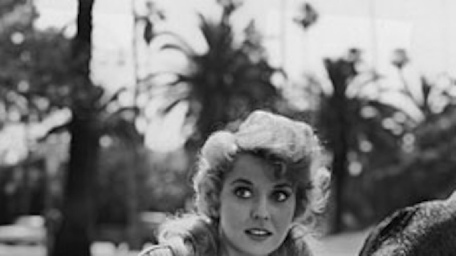 articles/2009/01/09/does-rumer-have-it/globes---donna-douglas_czgtjs
