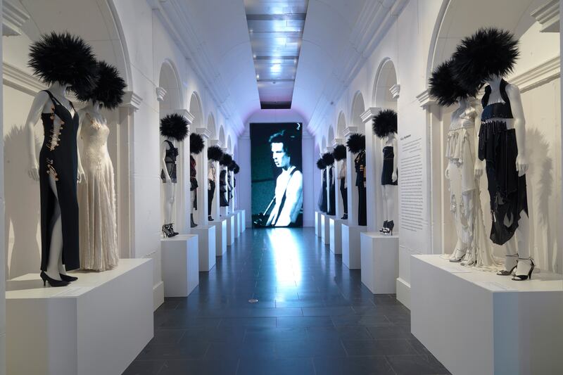 galleries/2013/05/06/punk-chaos-to-couture-at-the-met-museum-photos/130506-met-punk2_aqz90s