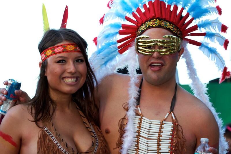 galleries/2012/03/26/ultra-music-festival-s-wildest-fans-including-paris-hilton-wheelchair-raver-and-more/ultras-wildest-fans-4_q6mxfw