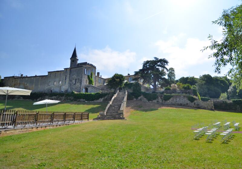 galleries/2011/05/20/rent-this-castle/rent-this-castle---lagorce_cfaecd