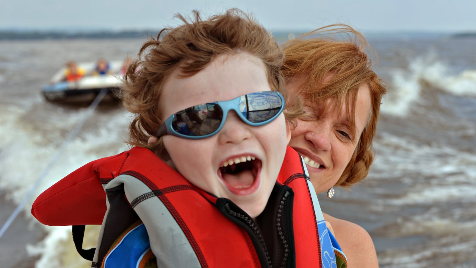 articles/2014/07/22/canadian-parents-risk-jail-to-give-sick-kid-marijuana/140721-mak-medical-marijuana-tease_utc3bi