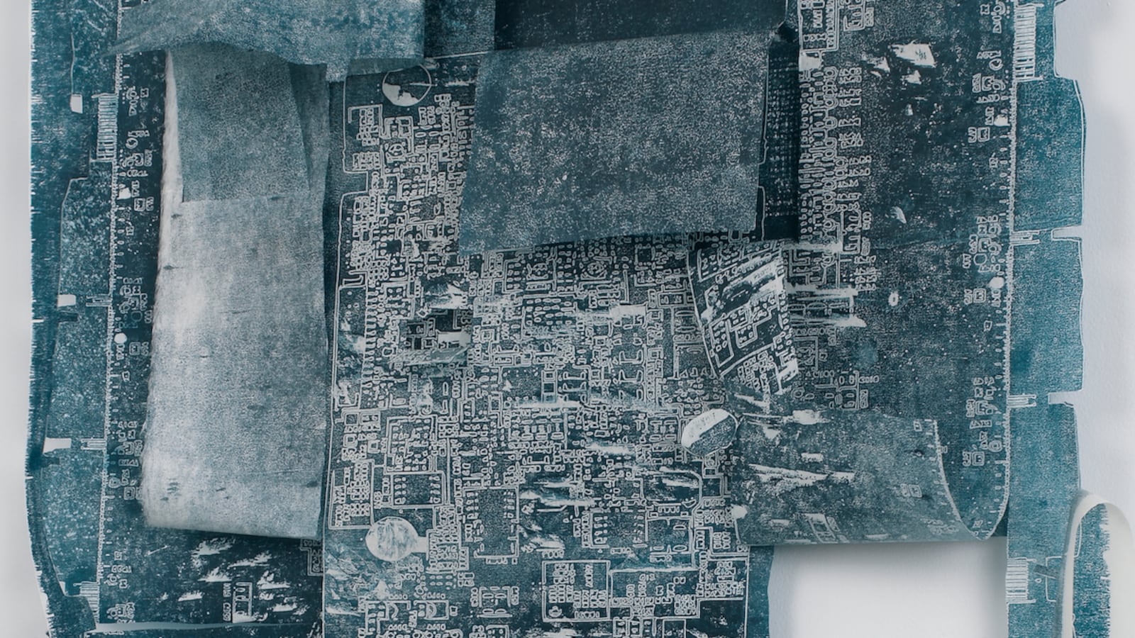 articles/2013/10/04/emily-henretta-at-room-east-is-the-daily-pic-by-blake-gopnik/circuit-daily-pic_wzwbmi