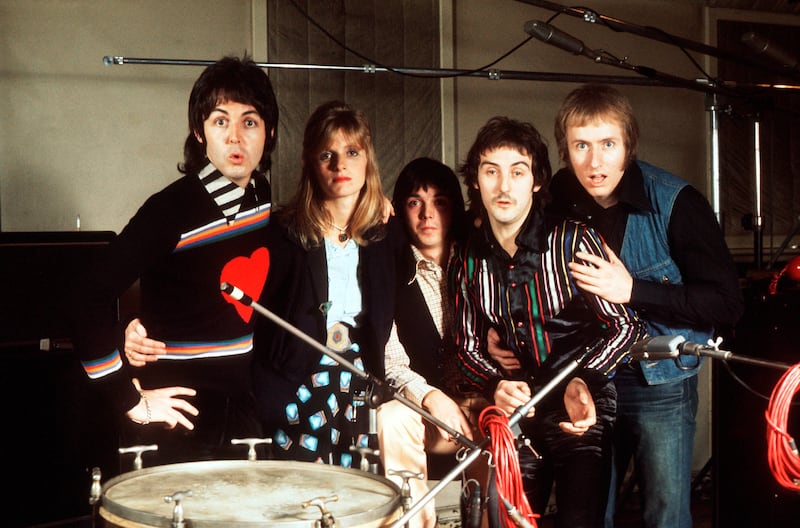 Paul McCartney, Linda McCartney (1941 - 1998), Jimmy McCulloch, Denny Laine and Geoff Britton of Wings in 1974