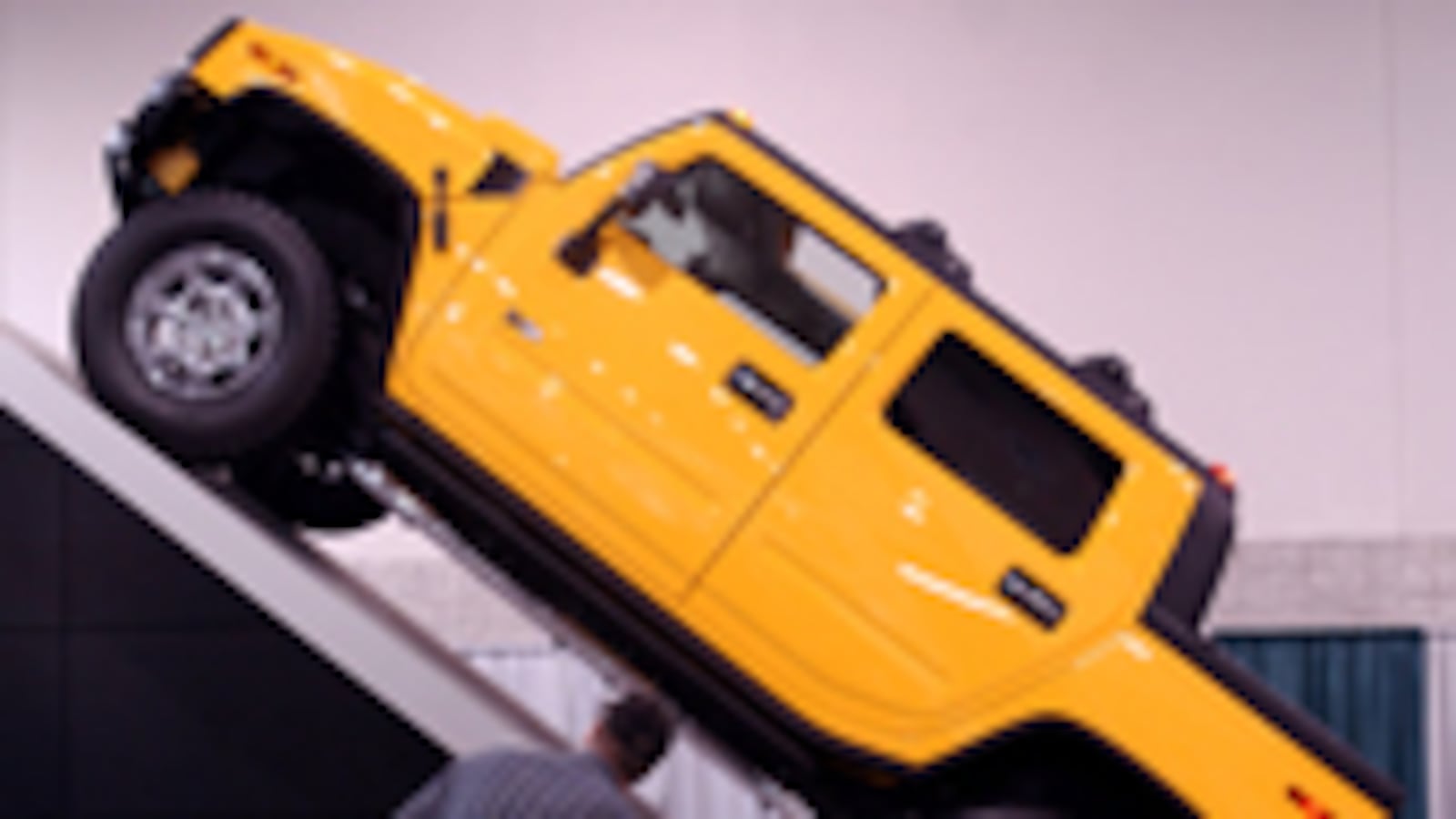 articles/2010/02/24/the-end-of-really-big/varadarajan-hummer_84183_xi0dtd