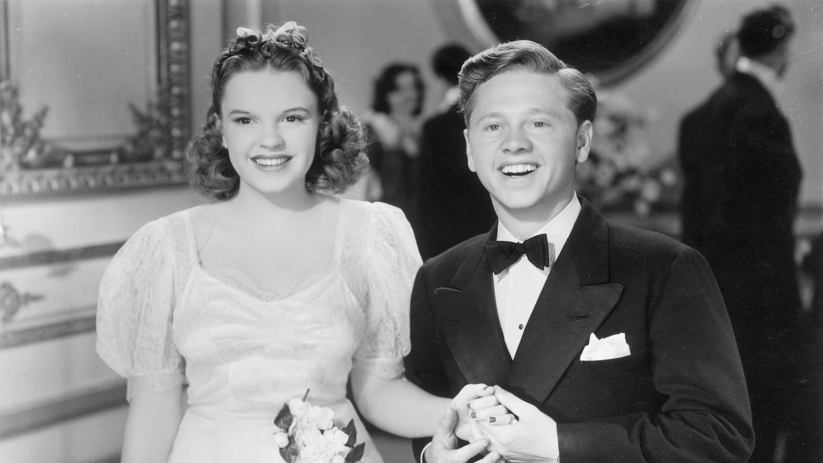 articles/2014/04/07/mickey-rooney-was-hollywood-s-golden-age-showman/140407-mickey-rooney-obituary-tease_lyd9p0