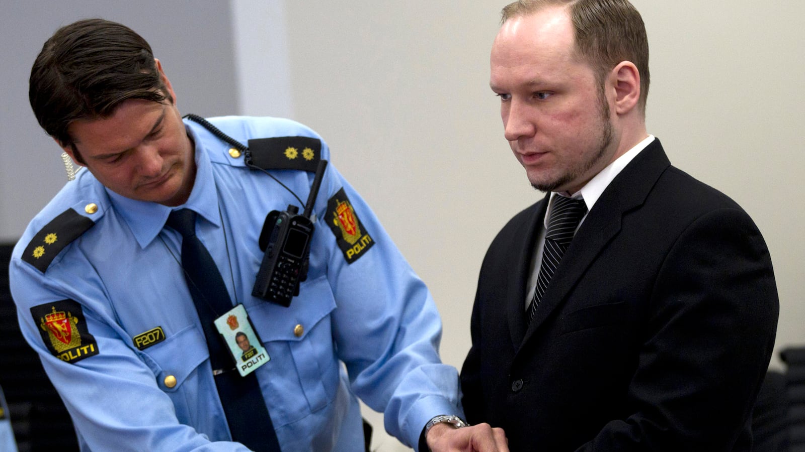 cheats/2012/04/20/breivik-i-learned-from-al-qaeda/anders-behring-breivik-decapitate-cheat_ynhyom