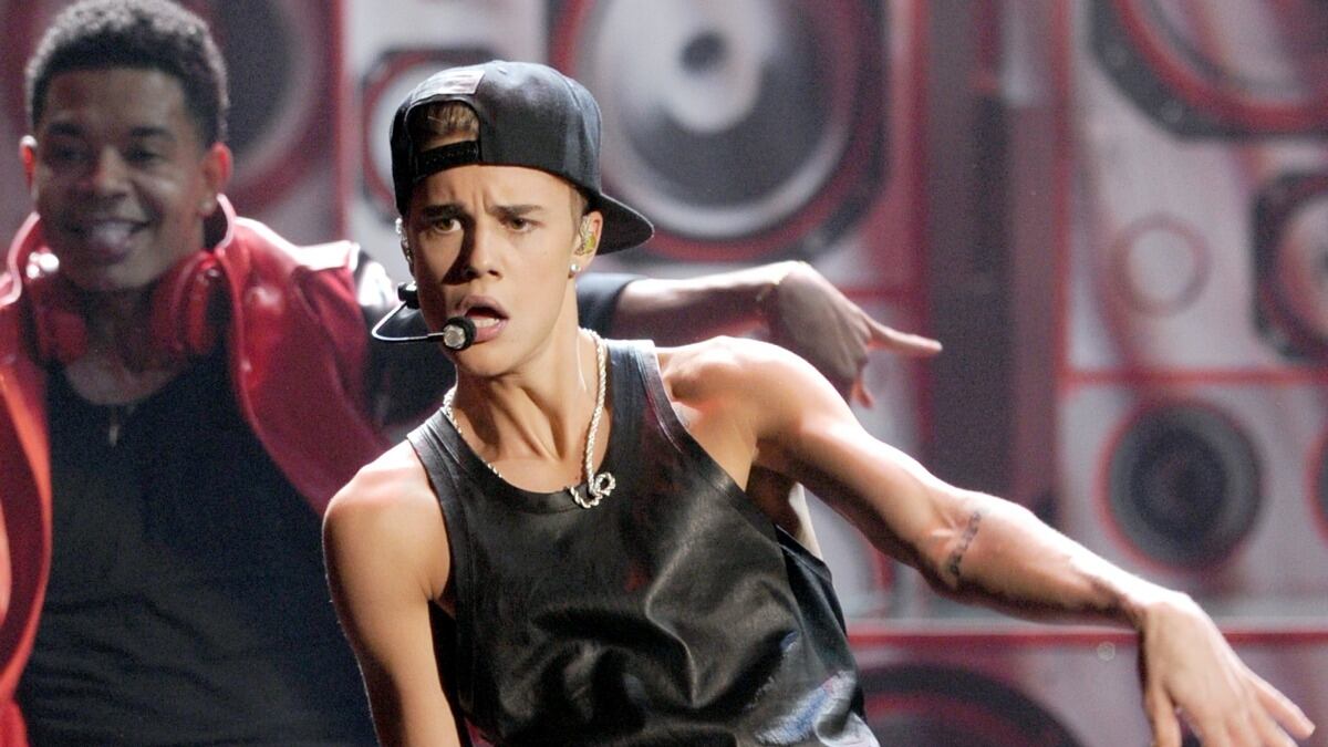 articles/2013/04/15/ok-anne-frank-could-have-been-a-belieber/justin-bieber-anne-frank_ez0v4x