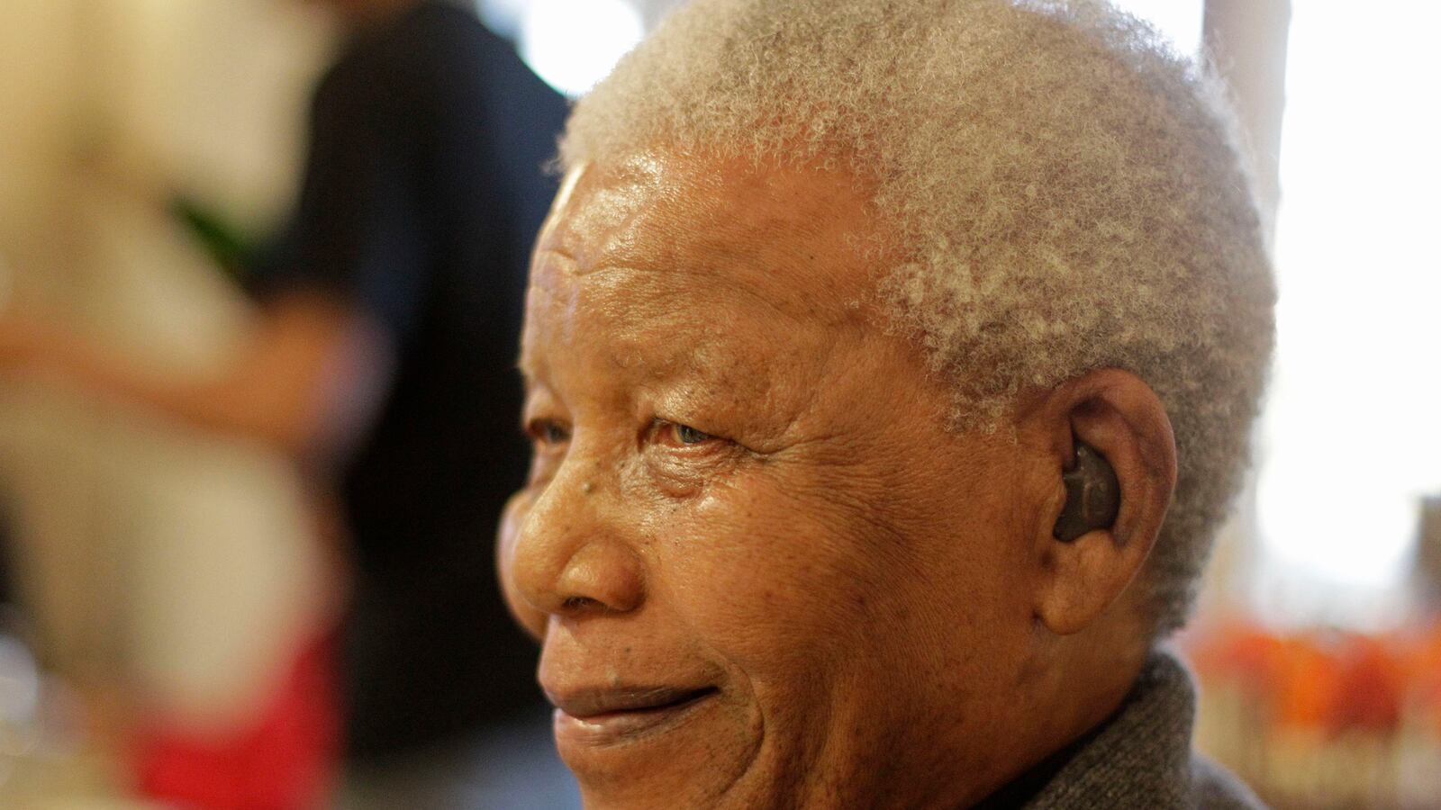 cheats/2012/12/09/zuma-visits-mandela-in-hospital/nelson-mandela-hospital-comfortable-cheat_htnkpx