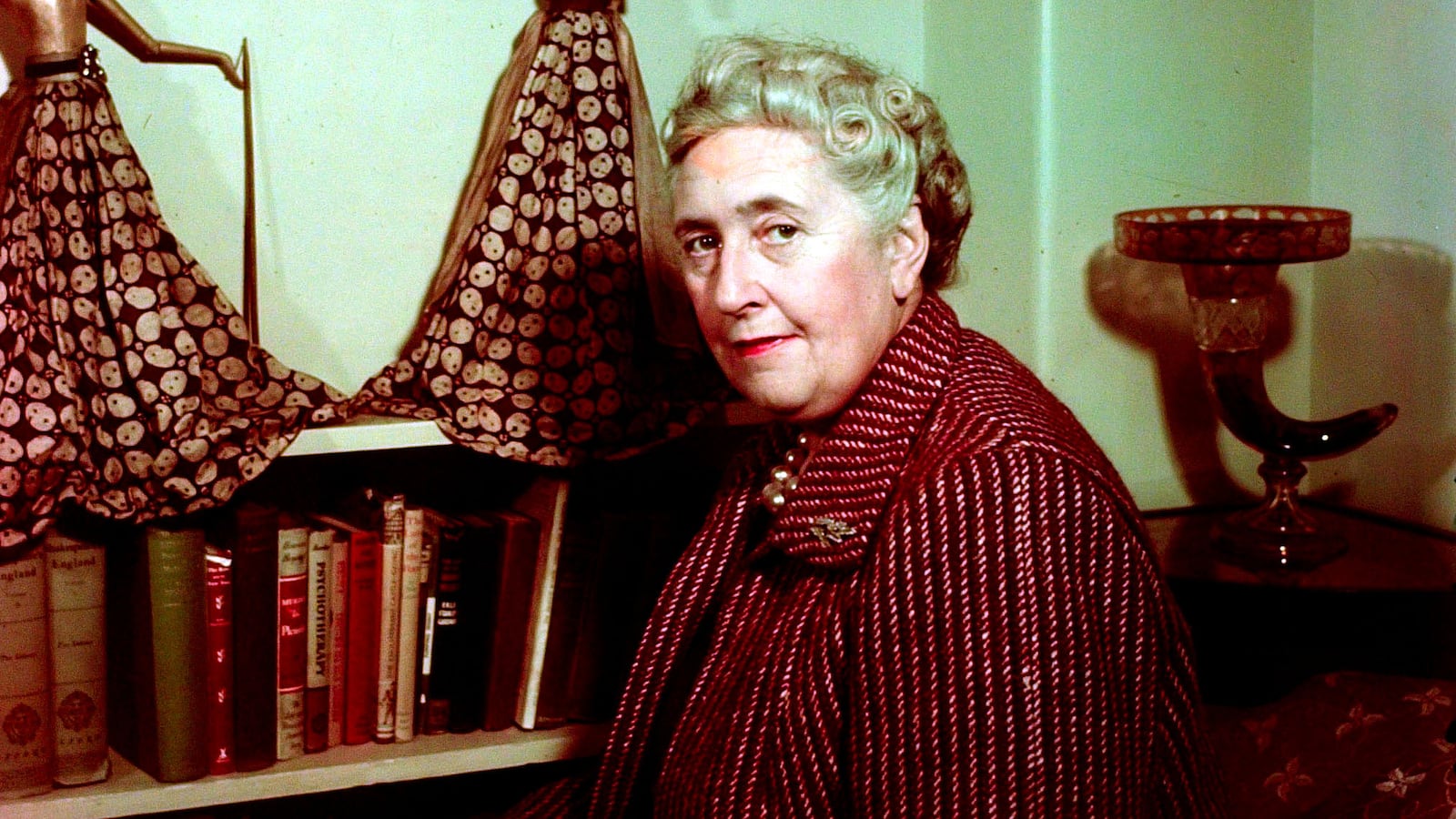 articles/2014/04/02/the-most-unreliable-narrators-from-agatha-christie-to-iris-murdoch/140401-unreliable-narrators-hannah-tease_xsrioc