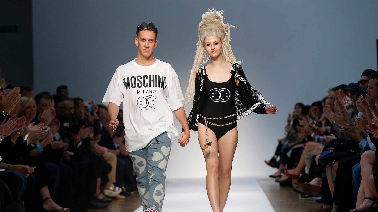 articles/2014/09/03/who-to-see-and-where-to-be-seen-the-hot-tips-for-new-york-fashion-week/140902-ragghianti-fashion-week-tease_jiixdm