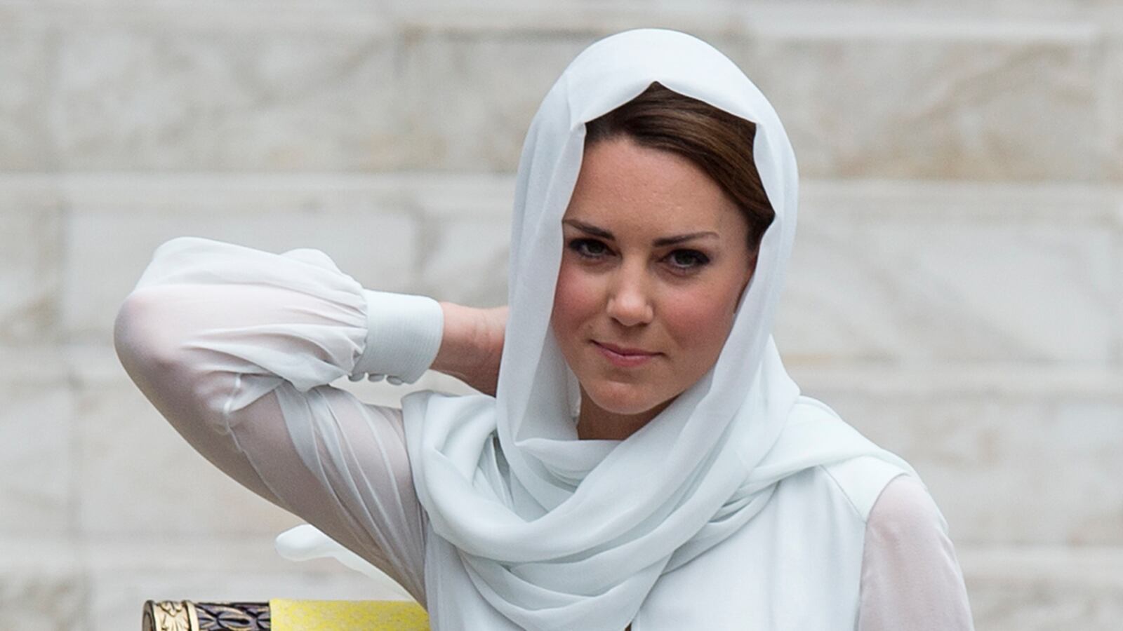 articles/2013/02/12/kate-middleton-nah-she-s-not-powerful-at-all/kate-middleton-topless-closer-cheat_uhjys3