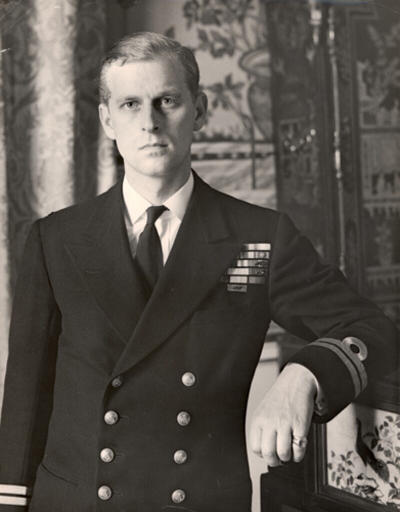 articles/2012/03/23/unseen-photos-of-queen-and-family-from-march-1952/prince-phillip-portrait-royalist-sykes_fmitvn