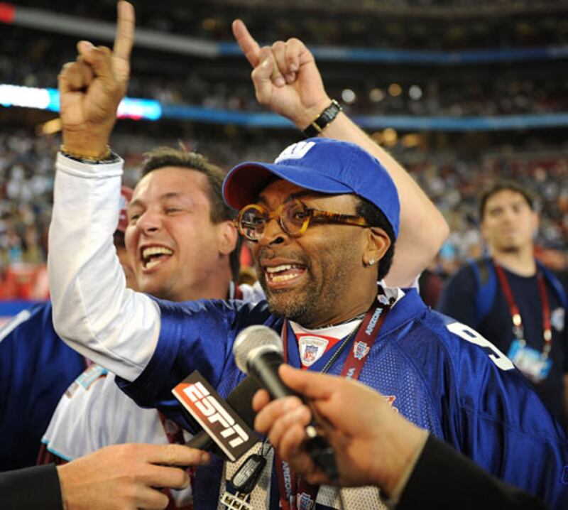 galleries/2011/02/05/celebrities-at-the-super-bowl/celeattend-super-bowl---spike-lee_bzqbxz