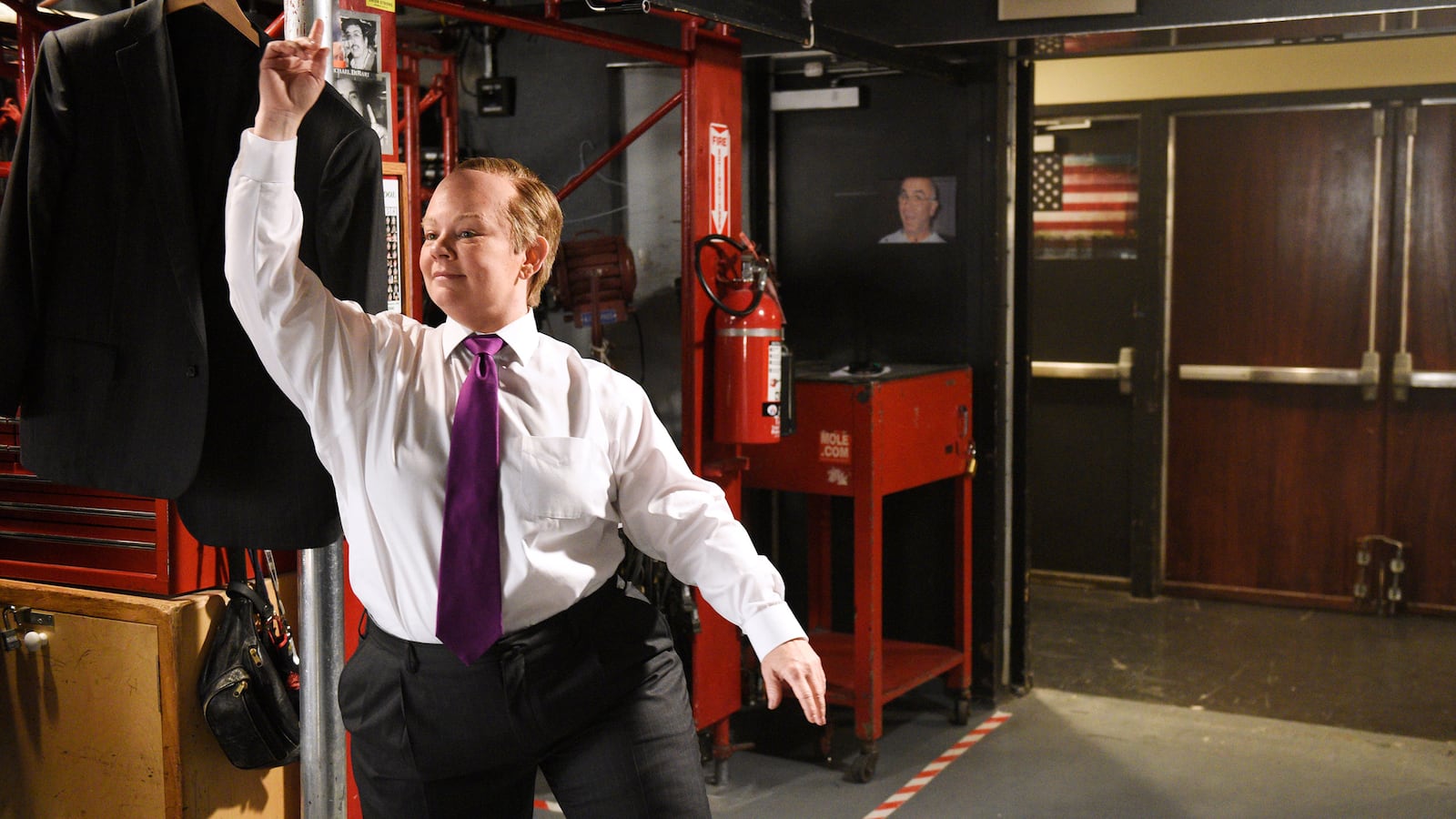 cheats/2017/05/12/melissa-mccarthy-spotted-outside-cnn-dressed-as-sean-spicer-for-snl/170512-melissa-mccarthy-sean-spicer-tease_wot792