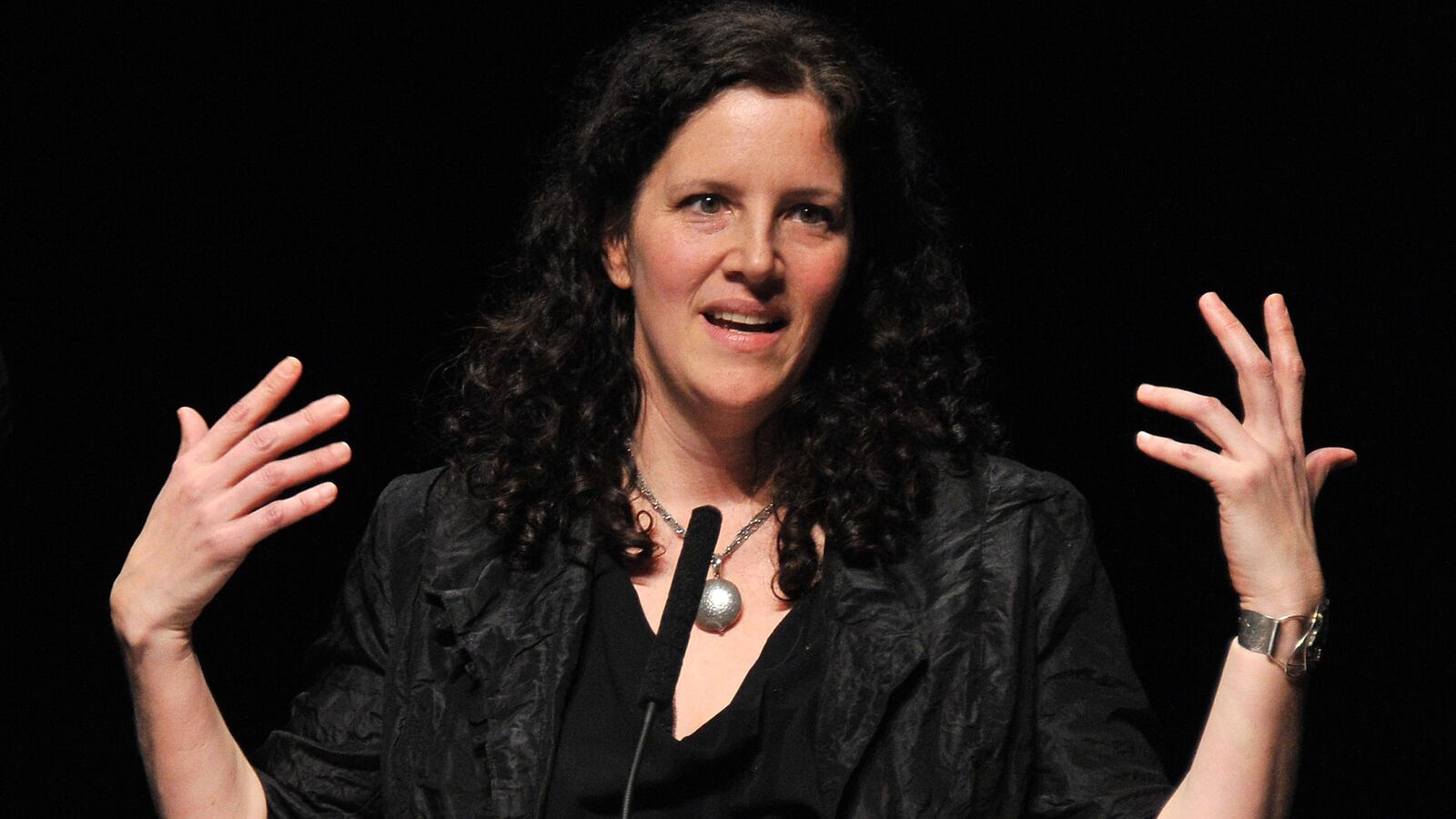 cheats/2013/08/13/meet-the-journalist-behind-snowden-s-leaks/130813-laura-poitras-cheat_pz8csf