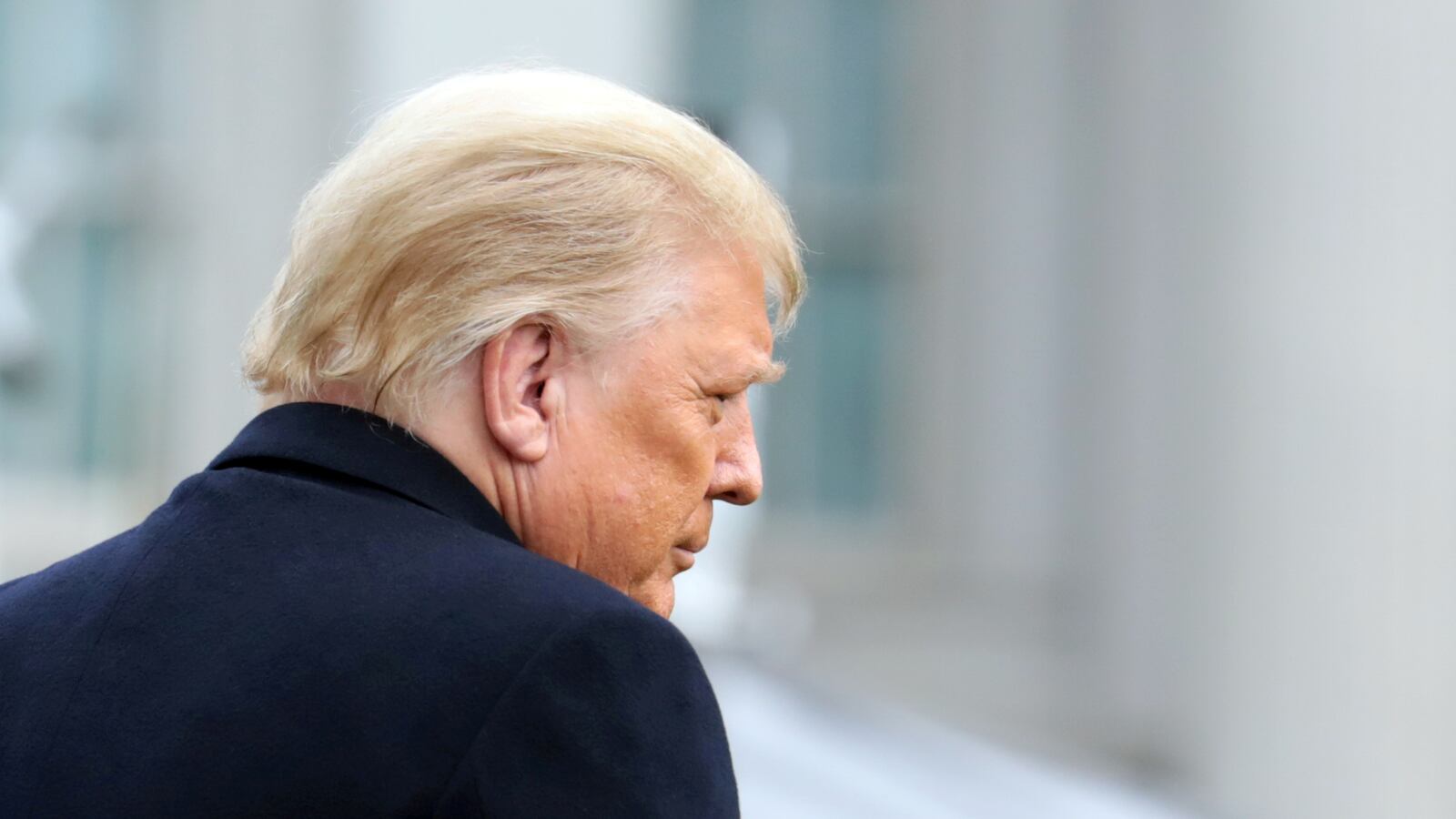 2020-12-13T174825Z_729611903_RC2HMK9WE5TY_RTRMADP_3_USA-DEFENSE-TRUMP_h5phup