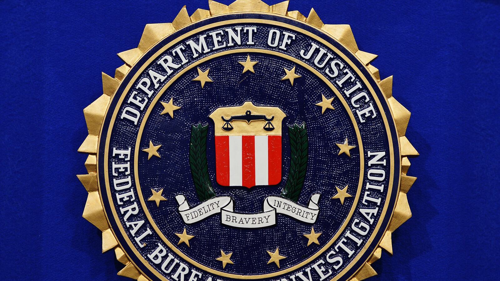 cheats/2015/09/28/violent-crime-down-0-2-percent/150928-fbi-crime-cheat_pfoj8v