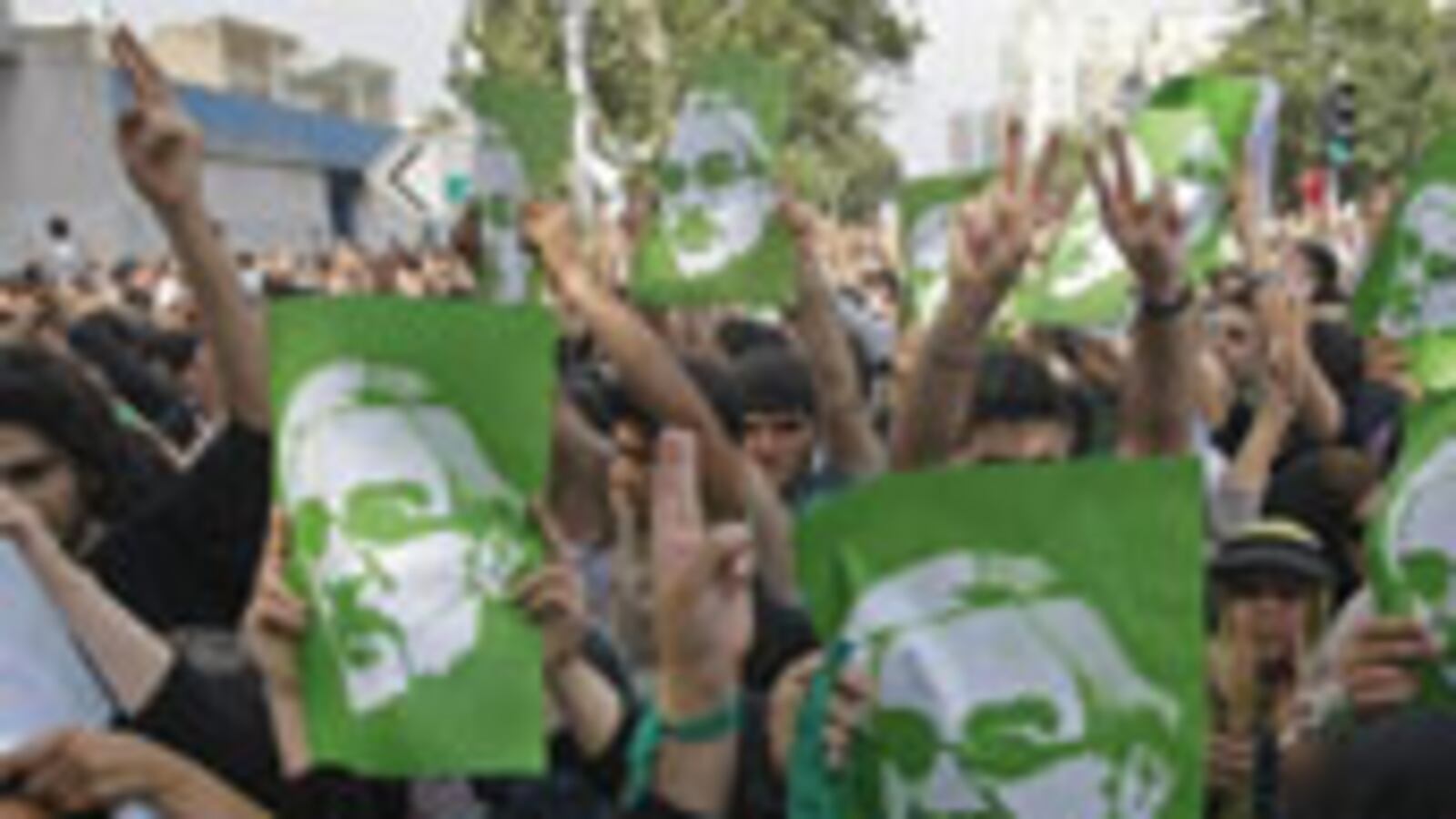 articles/2010/06/12/irans-green-movement-will-fail-if-it-doesnt-change-its-strategy/sadjadpour-iran_106772_fq9puj