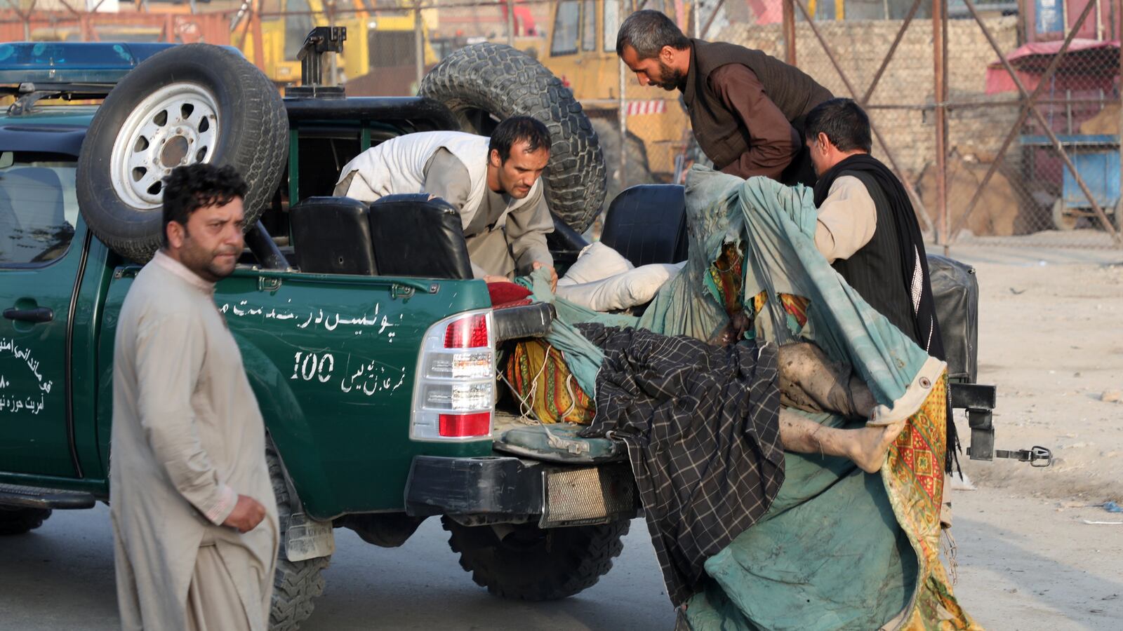 2019-09-03T034709Z_33505645_RC18F02A0400_RTRMADP_3_AFGHANISTAN-BLAST_akumaa