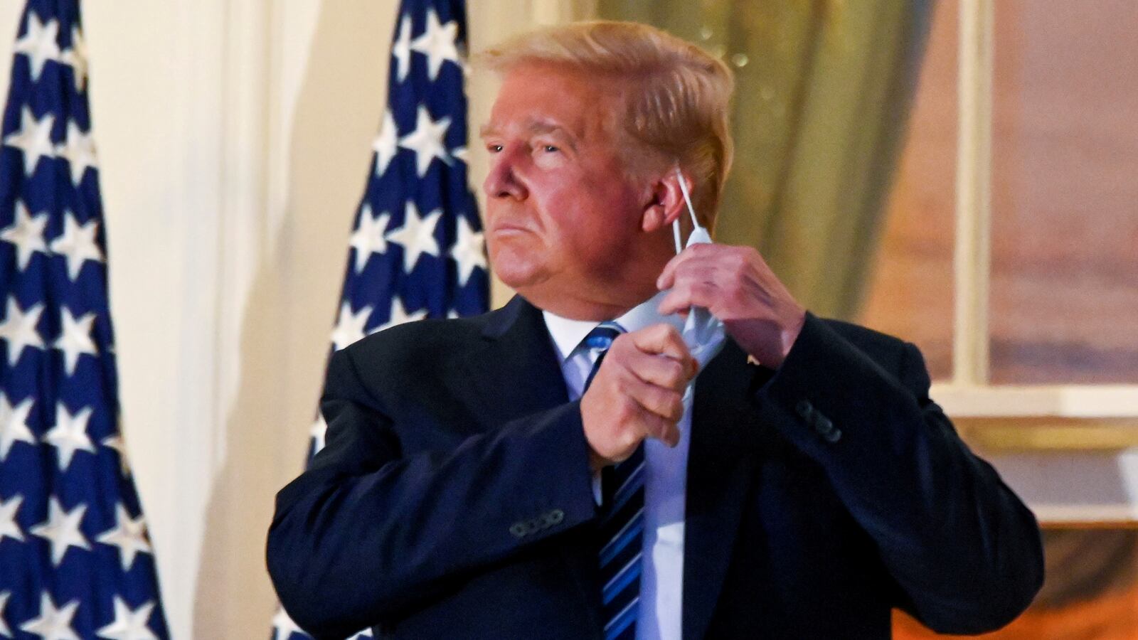 2020-10-07T160635Z_1606631763_RC2SDJ9KNU5F_RTRMADP_3_USA-ECONOMY-OUTLOOK_lpgwq7