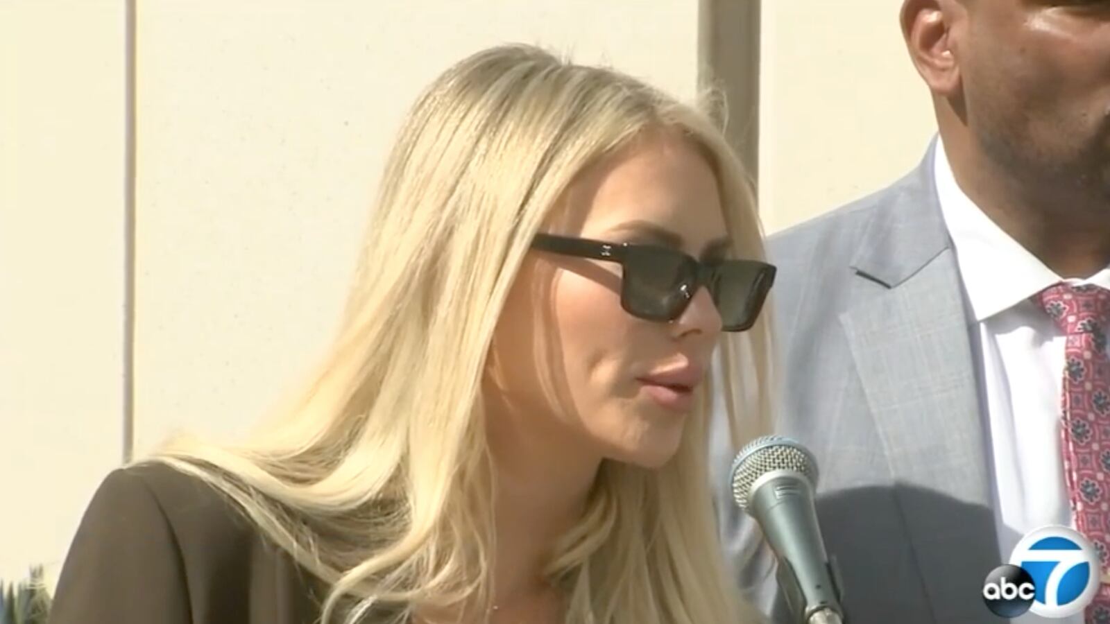 Screen_Shot_2022-02-23_at_12.40.47_AM_hys8gn