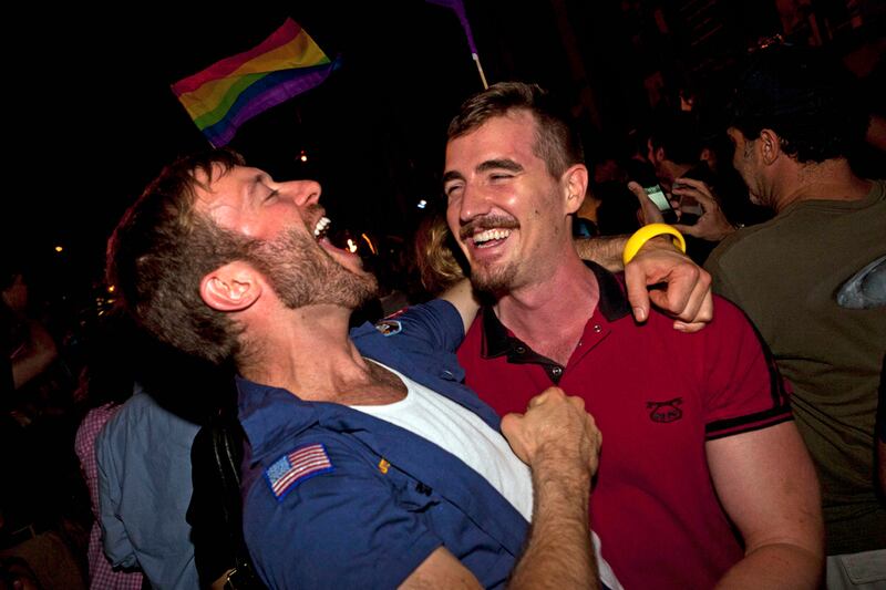 galleries/2011/06/25/new-york-approves-gay-marriage/gay-marriage-approved-new-york-5_u0cnbw