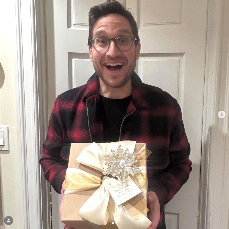 Josh Horowitz with Tom Cruise's famous coconut cake