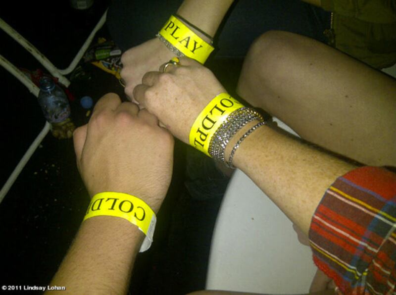 galleries/2011/08/14/best-celebrity-twitter-pictures/lindsay-lohan-best-celebrity-twitter-pictures_rkikk9