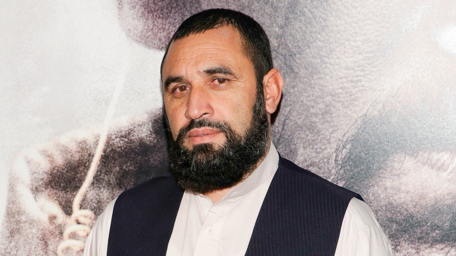 cheats/2014/06/24/lone-survivor-hero-in-taliban-danger/140624-lone-survivor-movie-cheat_m1cfca