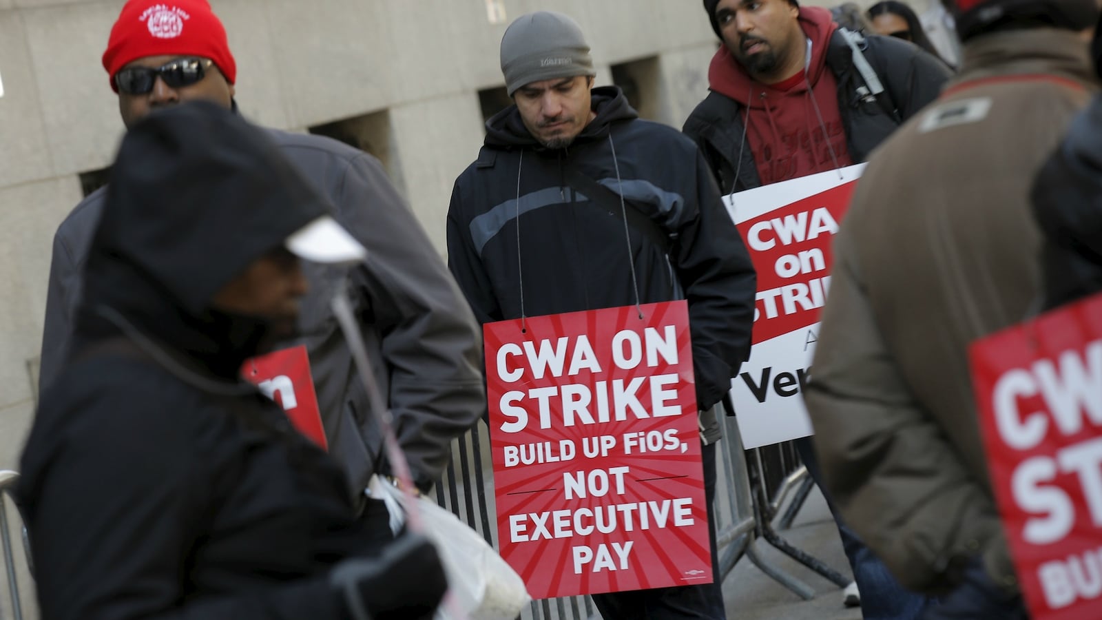 cheats/2016/04/15/verizon-attorney-hits-workers-with-car/160415-cheat-strike_kszxku