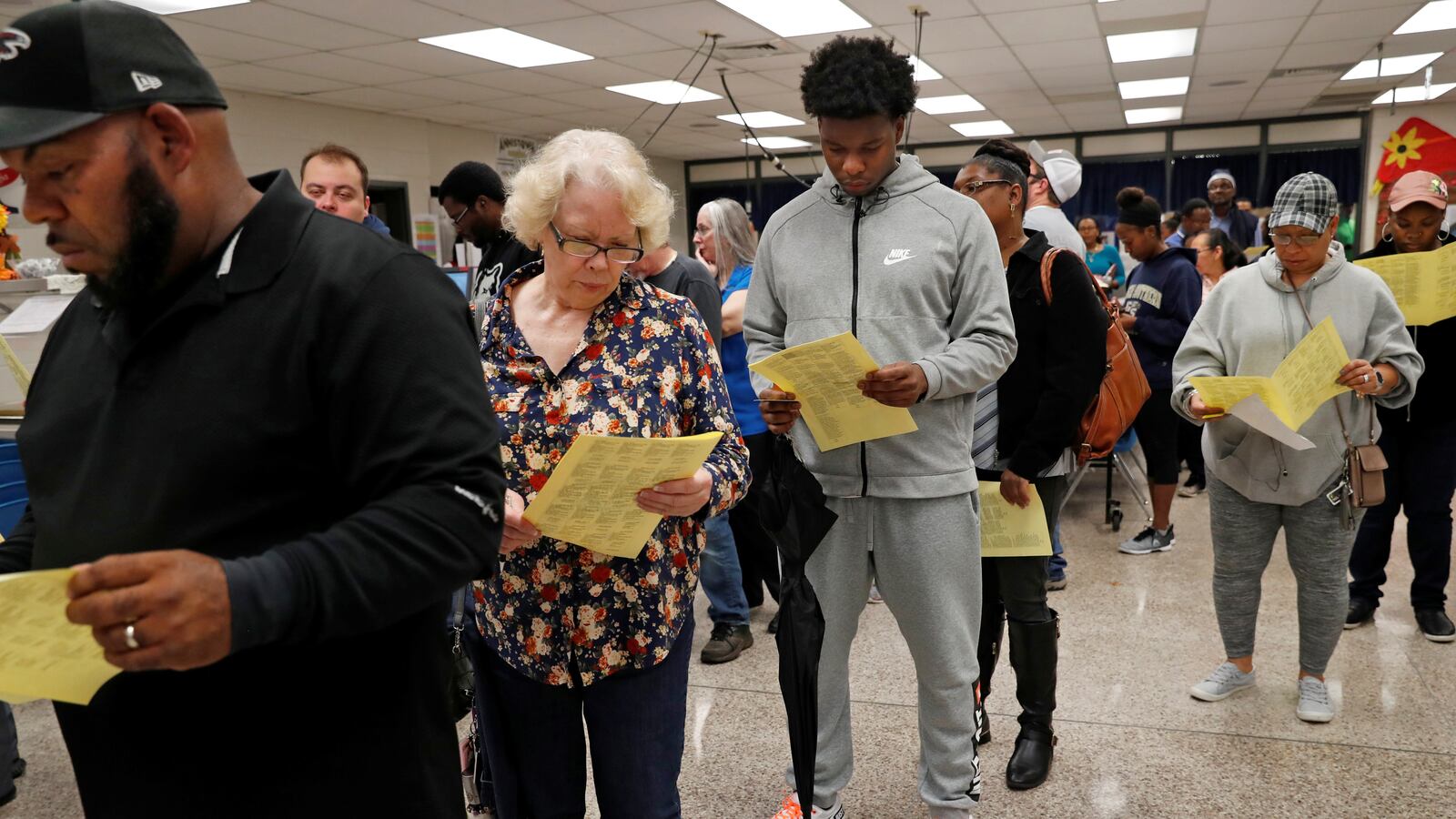 Georgians wait in line to cast their votes