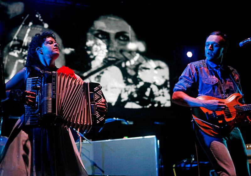 galleries/2011/04/12/coachella-2011-preview/coachella-2011-preview---arcade-fire_zybg7r