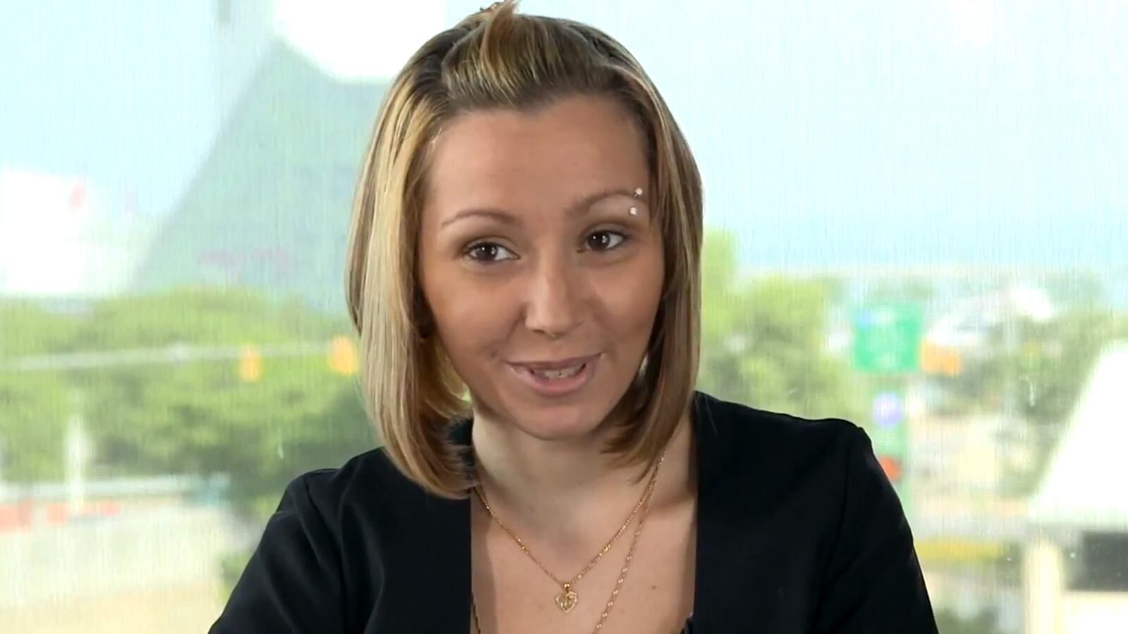 cheats/2013/07/28/nelly-sings-to-amanda-berry/130728-amanda-cheat_cycsij