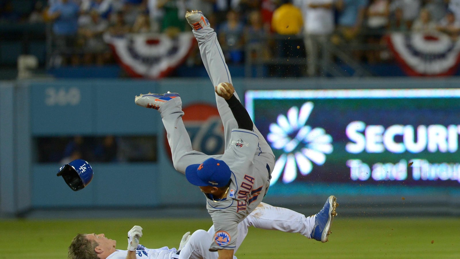 cheats/2015/10/11/mlb-suspends-utley-for-illegal-slide/151011-utley-cheat_a2rt5y