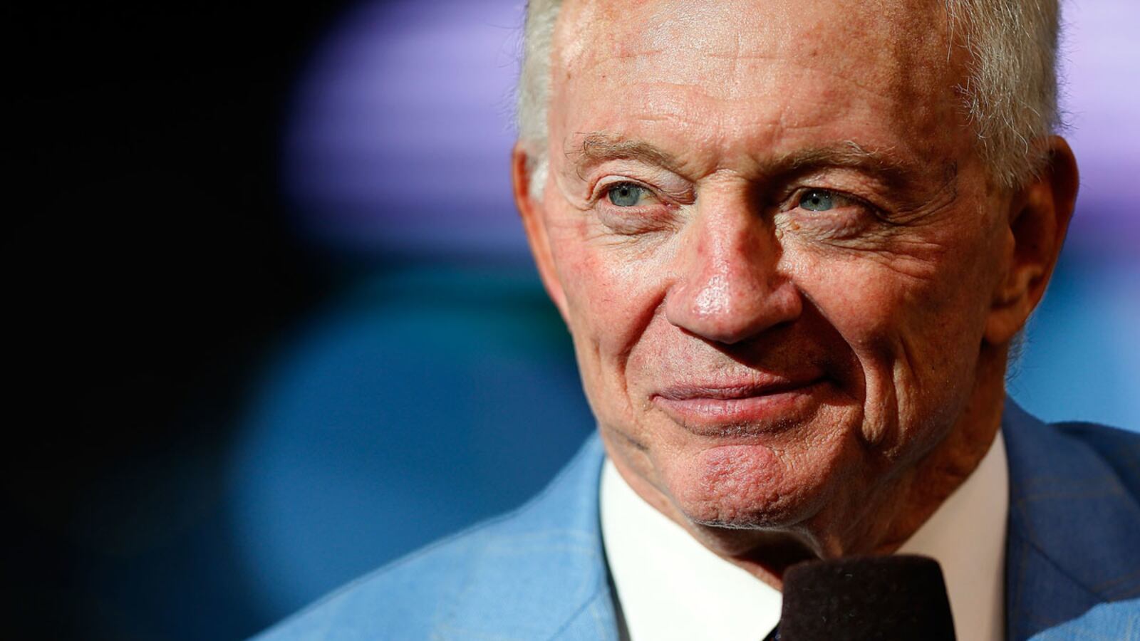 cheats/2014/09/09/dallas-cowboys-owner-sued-by-dancer/140910-jerry-jones-cheat_rummiv
