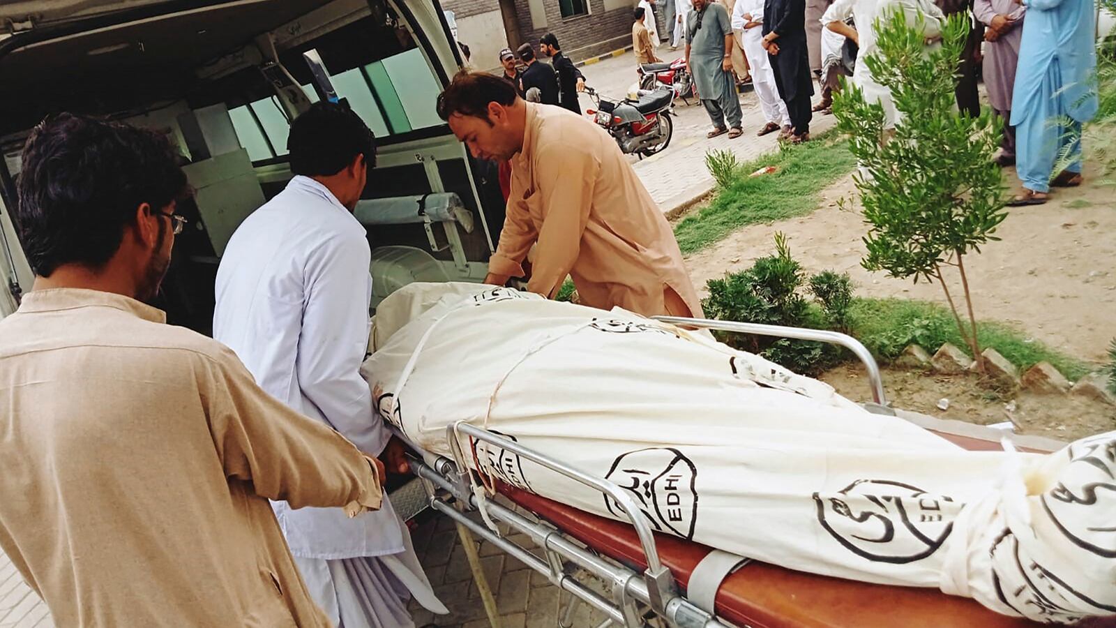 pakistan_bus_wy9e7l