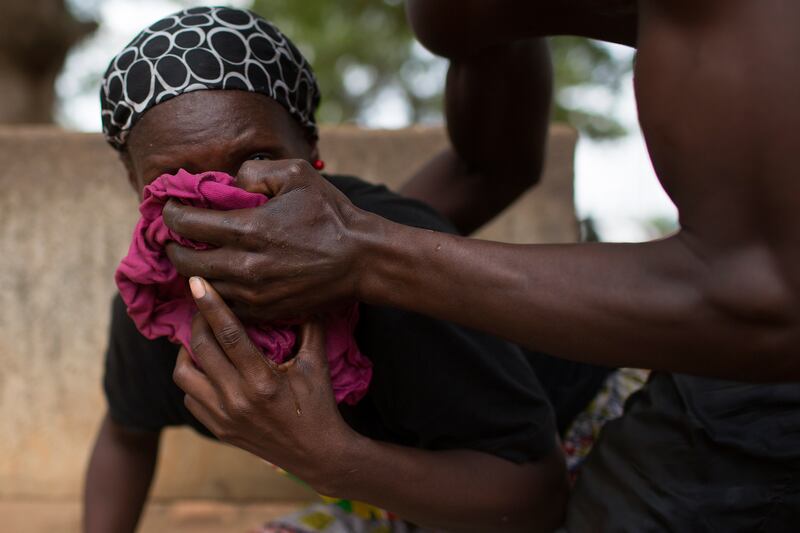 galleries/2014/02/19/religious-violence-engulfs-central-african-republic-photos/140218-car-violence10_qvk55y