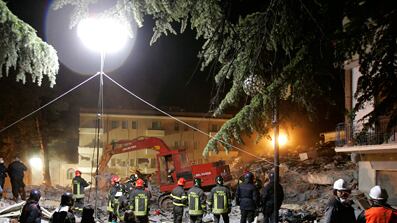 cheats/2009/04/06/italy-quake-toll-rises/italy-earthquake_21314_c1utyv