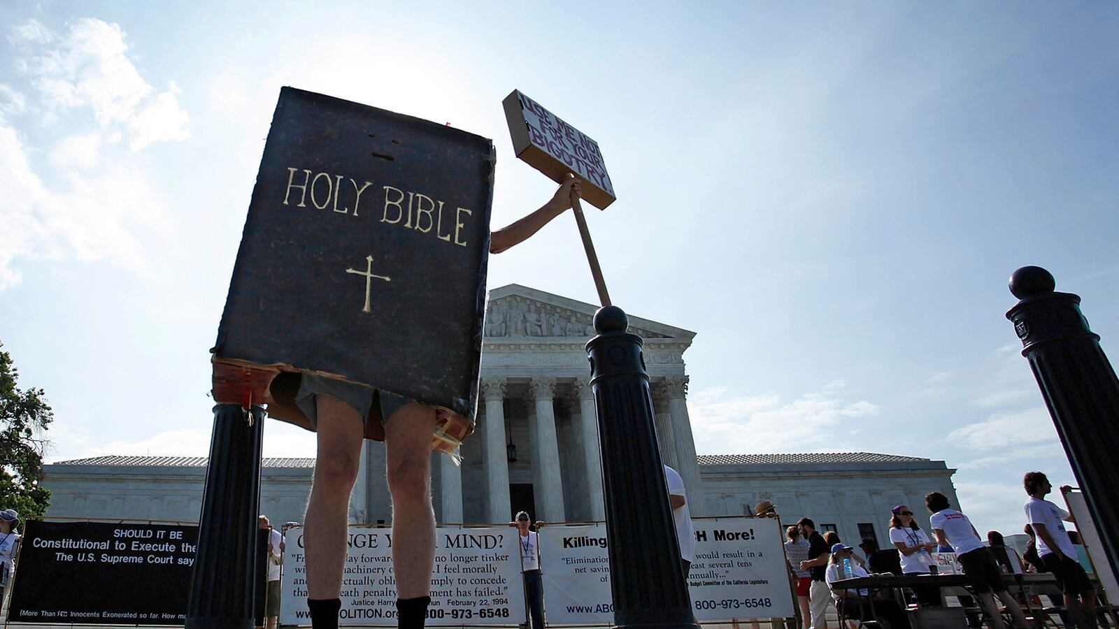 cheats/2014/07/03/scotus-halts-contraception-at-il-college/140703-college-contraceptive-cheat_iwfkhh