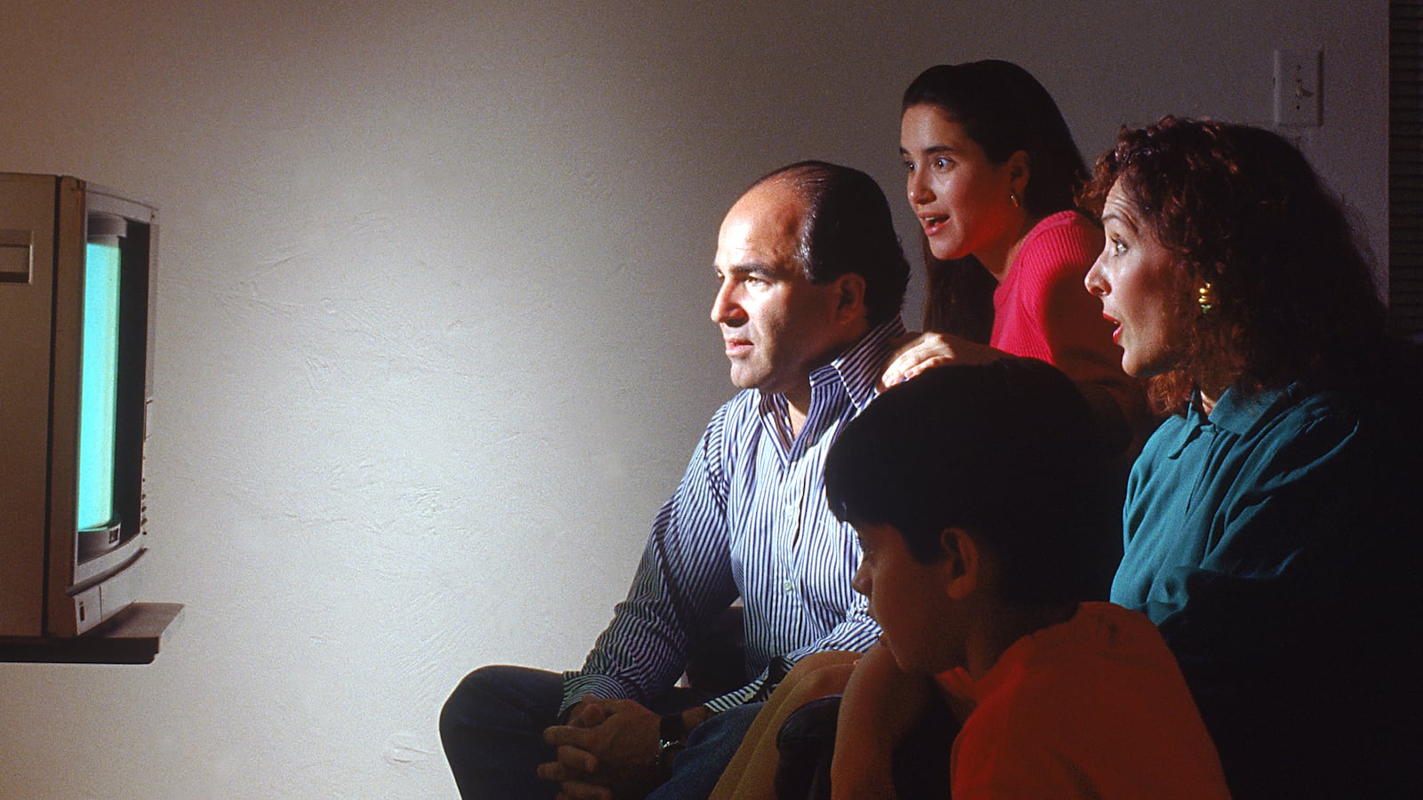 articles/2012/11/13/life-after-barney-how-kids-tv-grew-up-and-embraced-parental-co-viewing/co-watching-tv-spindle_ystxhk