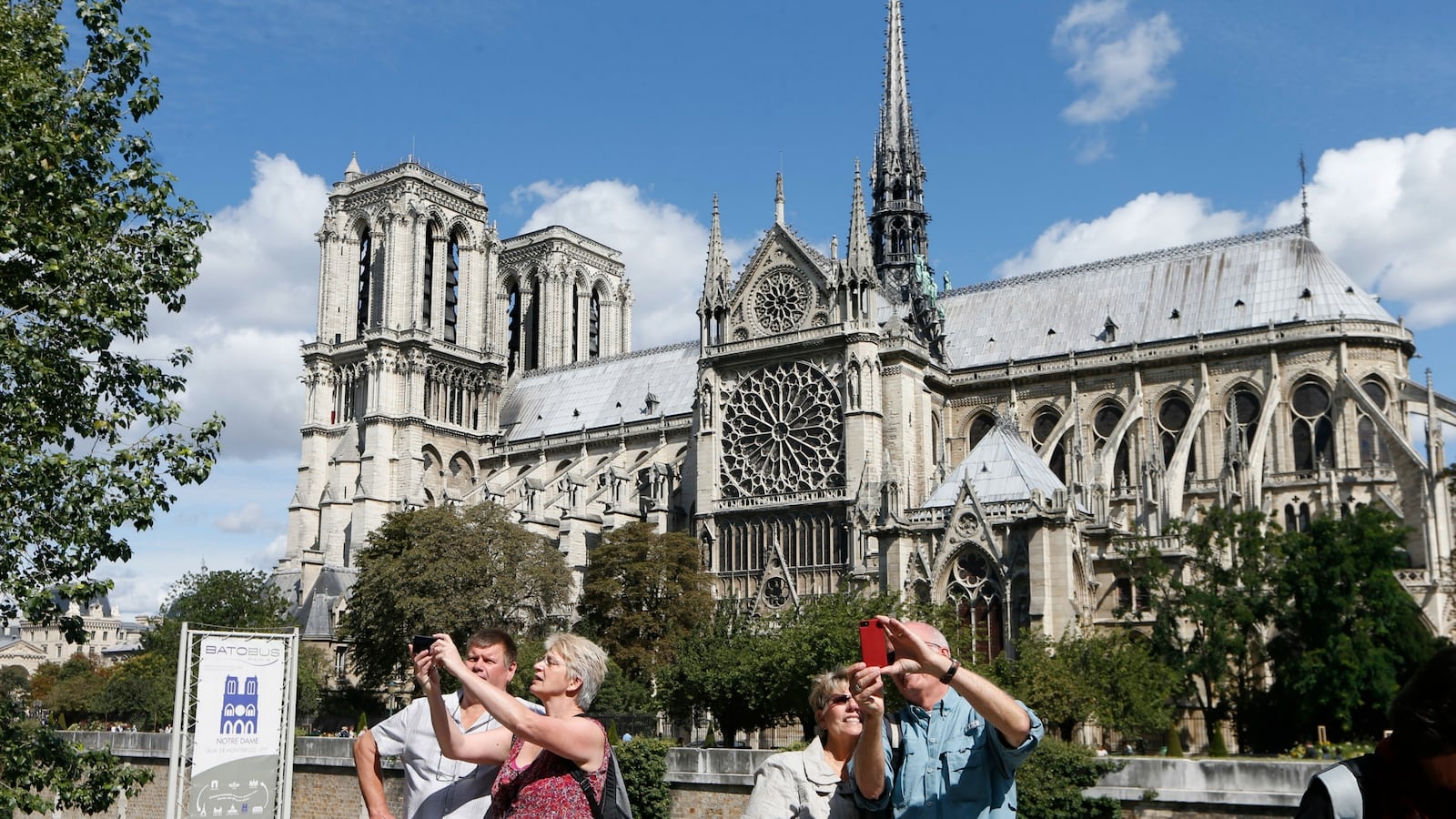 cheats/2016/09/07/gas-cylinders-stockpiled-near-notre-dame/160907-notre-dame-cheat_dufehz