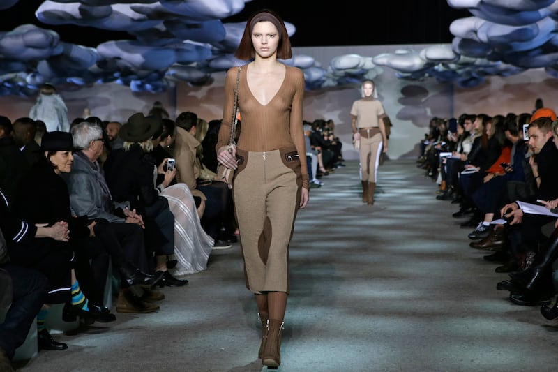 articles/2014/02/14/kendall-jenner-bares-breast-for-marc-jacobs-raf-simons-previews-home-goods-collection/149213-kendall-jenner-cheat_qxjwyt