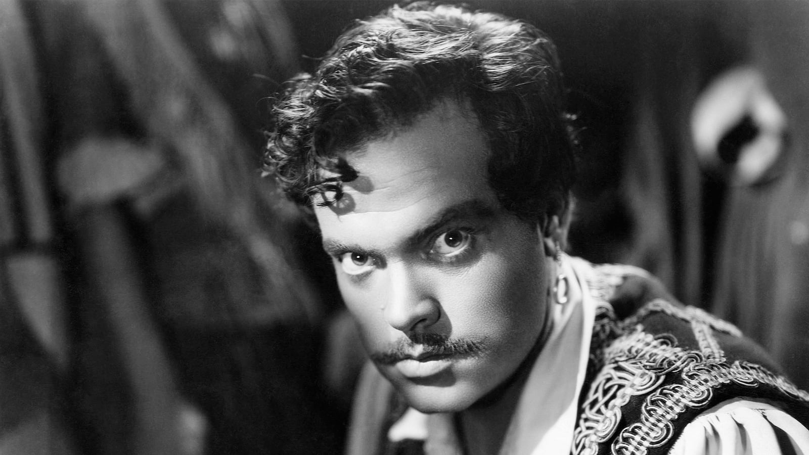 articles/2015/11/15/searching-for-orson-welles-s-rosebud/151114-barra-orson-welles-tease_xxsuzm