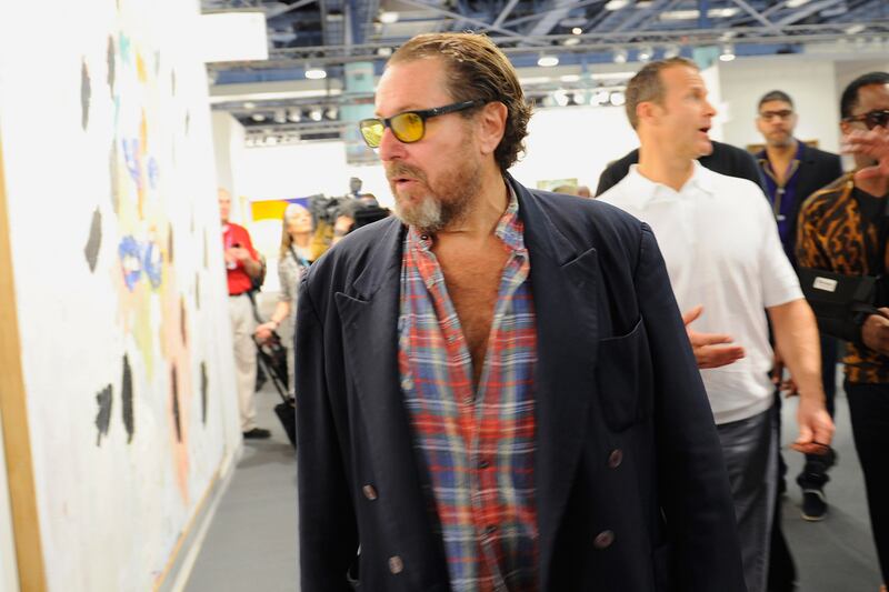 galleries/2011/12/03/stars-at-art-basel-photos/stars-at-art-basel-schnabel_jlurhj