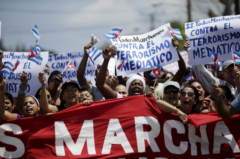 galleries/2016/03/20/obama-lands-in-cuba-to-dissident-protest/160320-cuba-dissidents-protest-08_emz3en