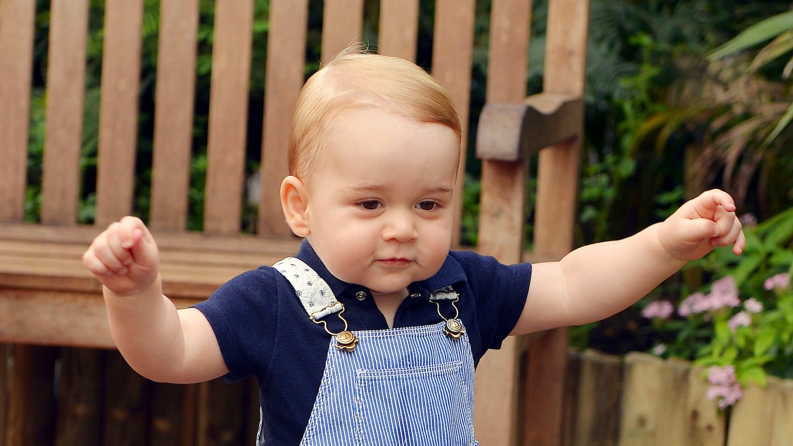 articles/2015/04/13/prince-george-s-adorable-china-mistake-mixes-up-cups-and-country/140721-prince-george-lookbook-tease_qvxbll
