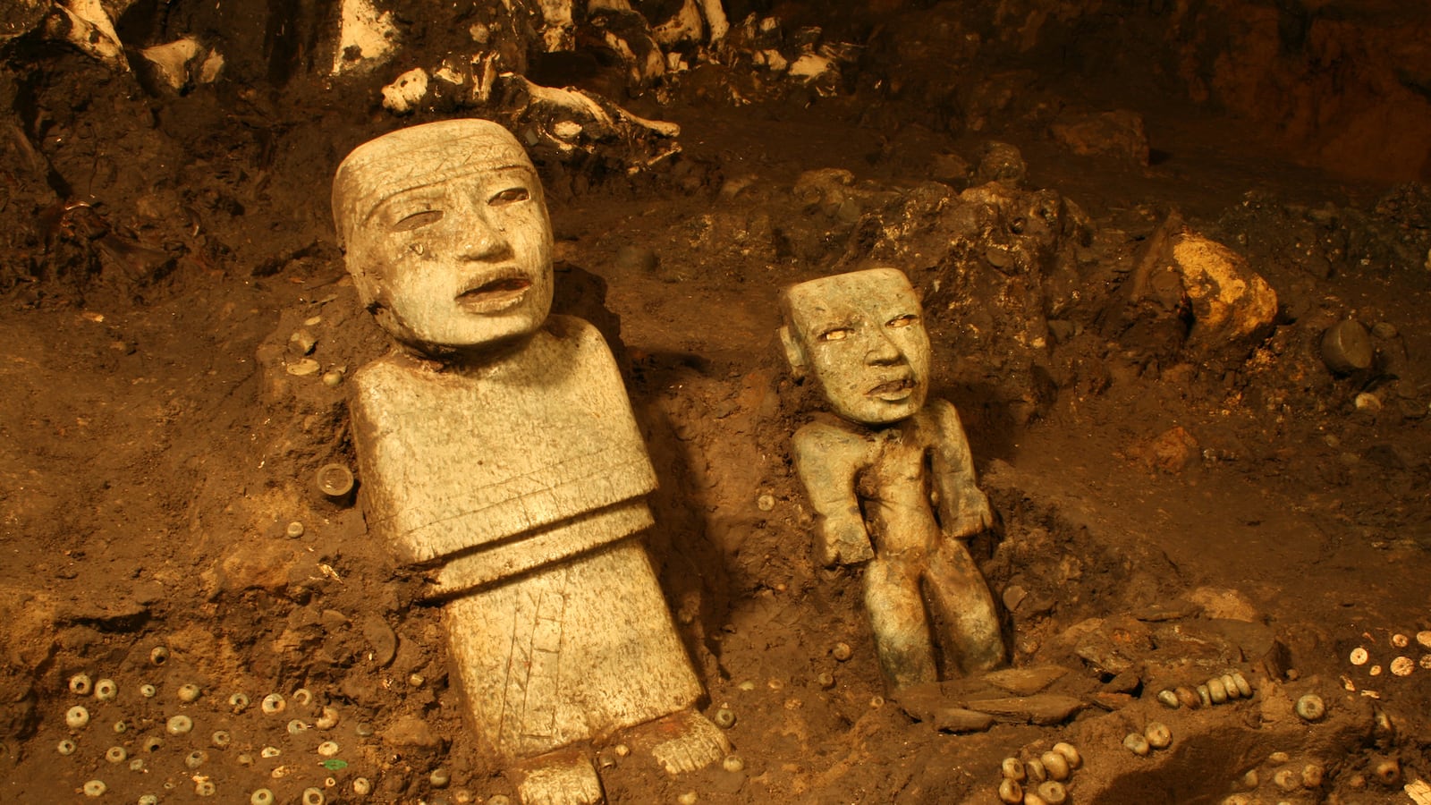 articles/2015/05/09/the-mysteries-of-teotihuacan/150508-krauze-mystery-tease_l4ueki
